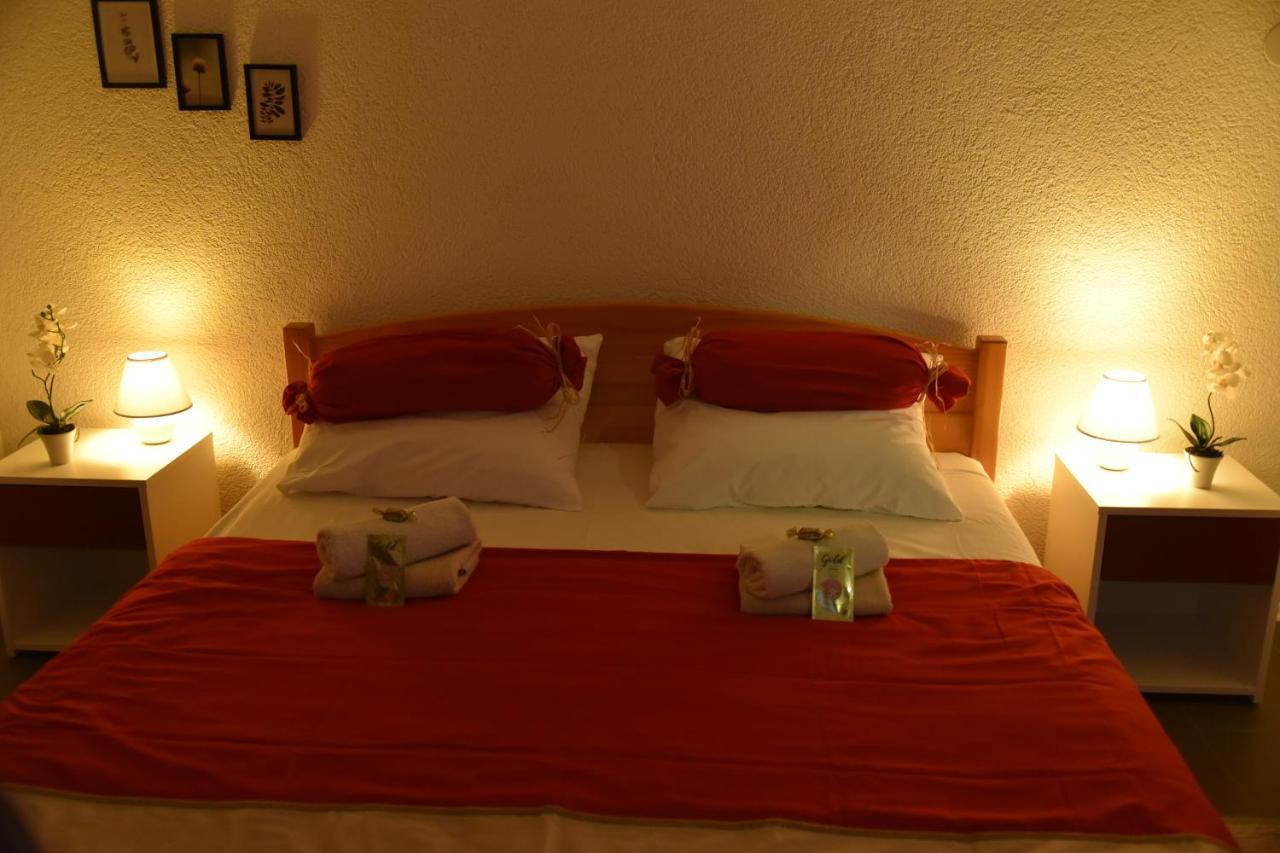 Apartment Bobic Licko Petrovo Selo Экстерьер фото