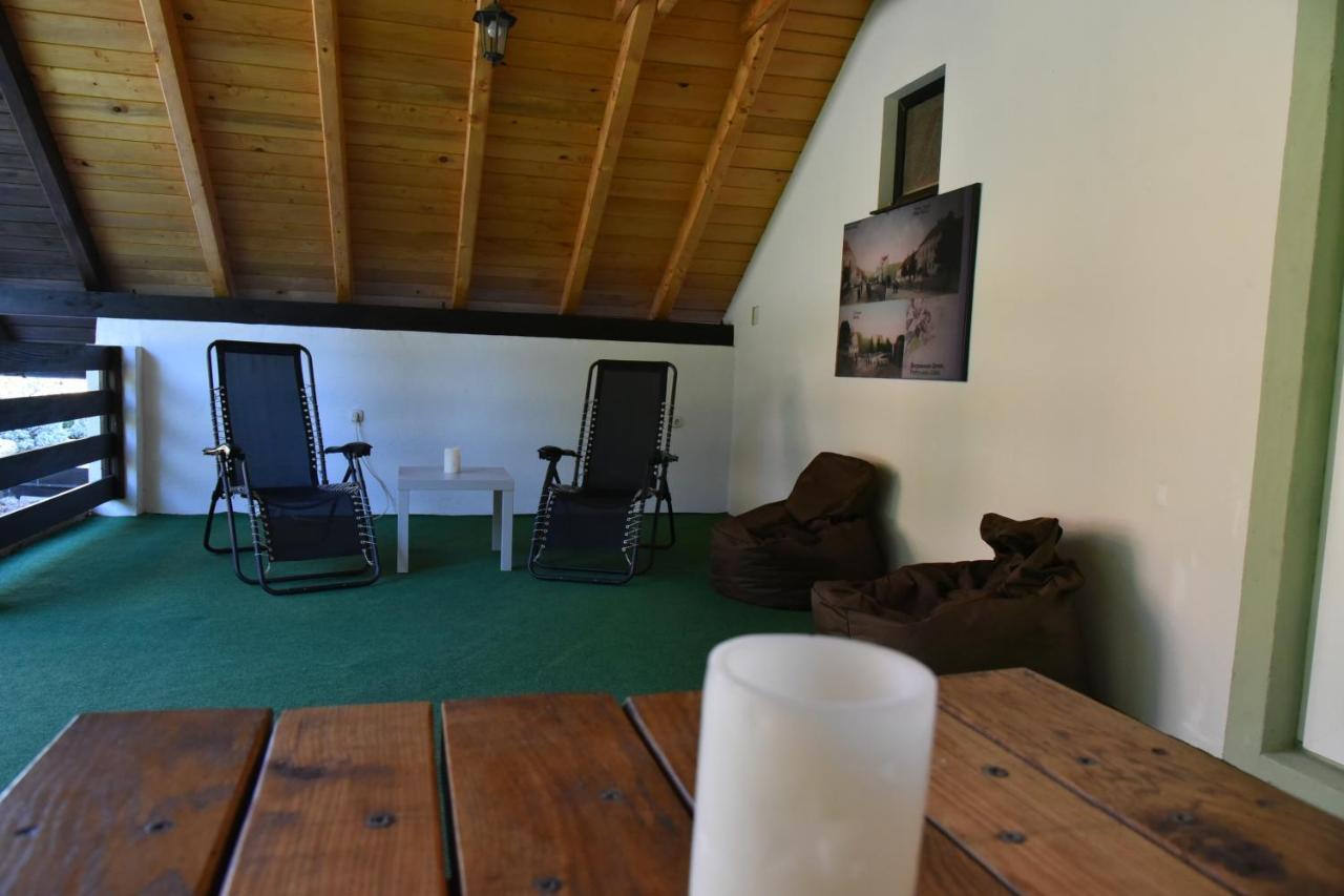 Apartment Bobic Licko Petrovo Selo Экстерьер фото