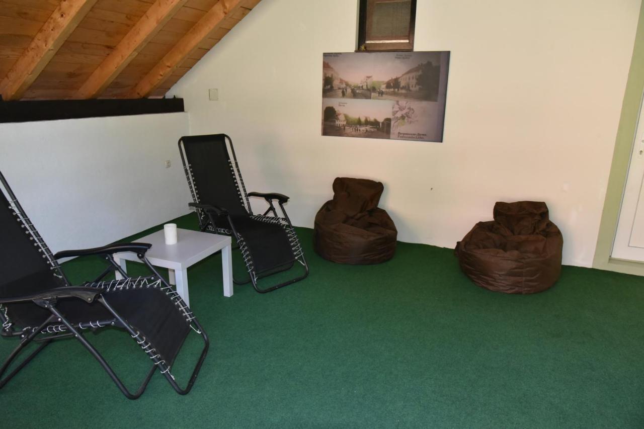 Apartment Bobic Licko Petrovo Selo Экстерьер фото