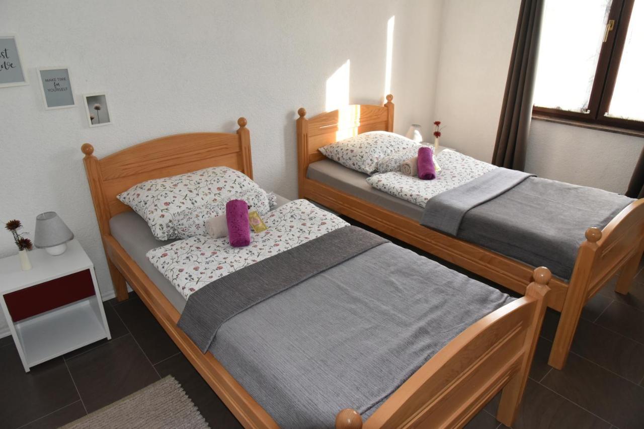 Apartment Bobic Licko Petrovo Selo Экстерьер фото