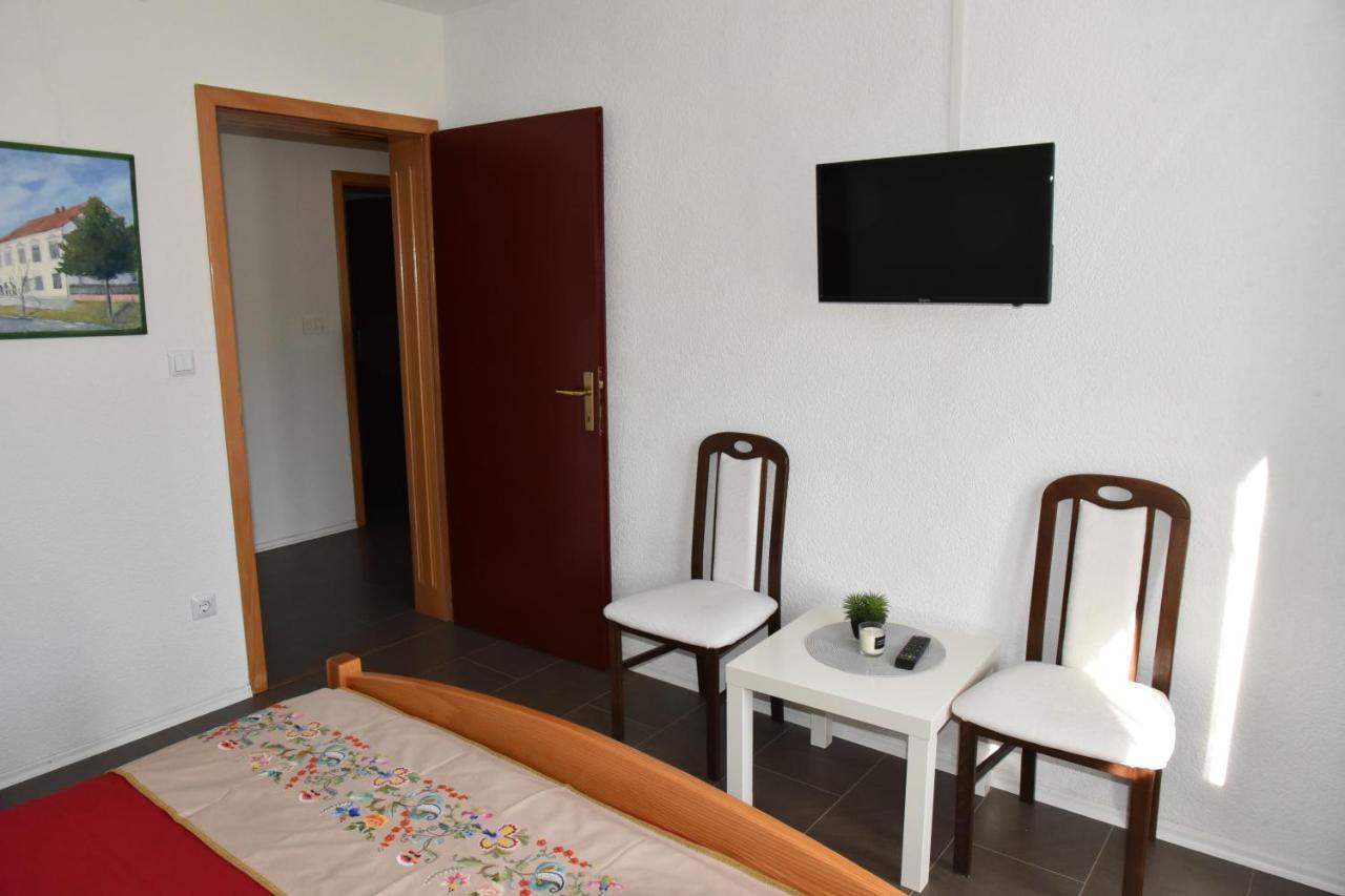 Apartment Bobic Licko Petrovo Selo Экстерьер фото