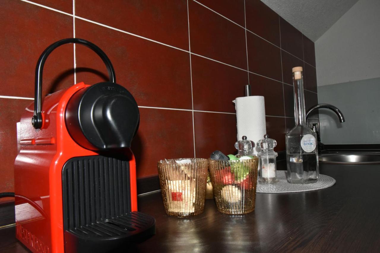 Apartment Bobic Licko Petrovo Selo Экстерьер фото