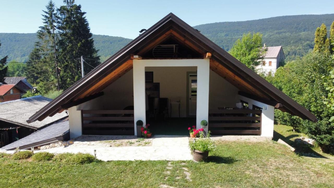 Apartment Bobic Licko Petrovo Selo Экстерьер фото